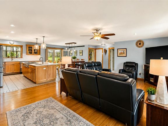 4th image of 1856 Christler Rd