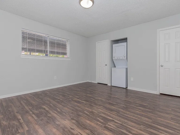 Galleria Flats Apartments — Photo 5