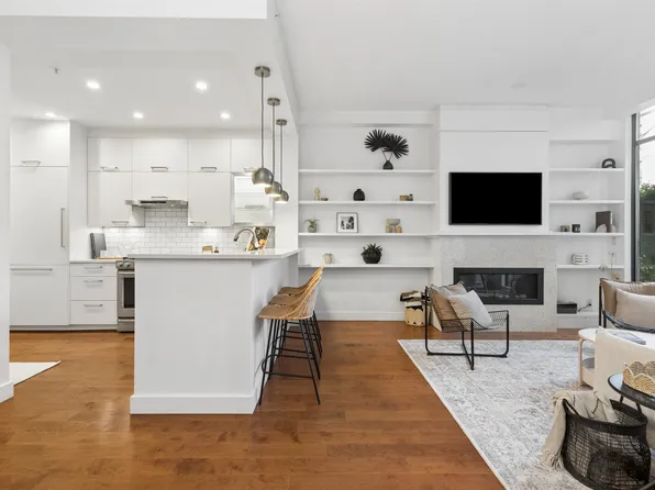 2288 Redbud Ln, Vancouver, BC V6K 4S6