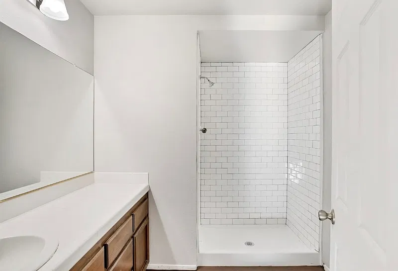 3 bed, 1600 sqft, $2,600 — Photo 4