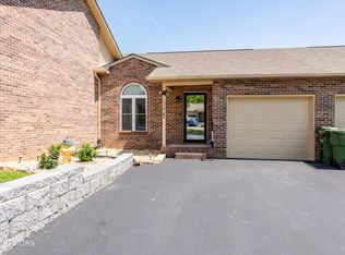 1224 Karina Cir, Maryville, TN 37804