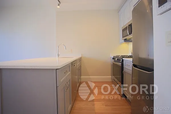 Rented by Oxford Property Group | media 19