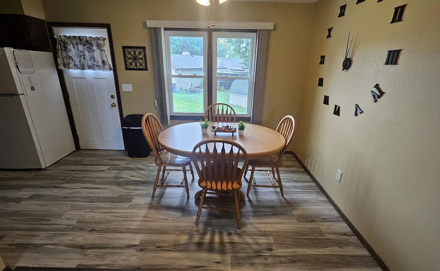 2 bed, 1000 sqft, $2,400 — Photo 2