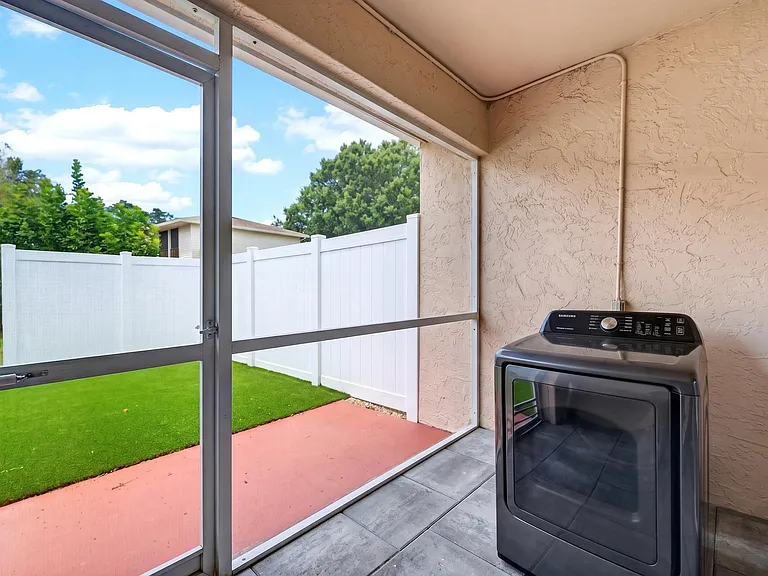6363 Bonnie Bay Cir N — Photo 28