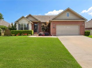 5111 W Waverly Rd, Fayetteville, AR 72704