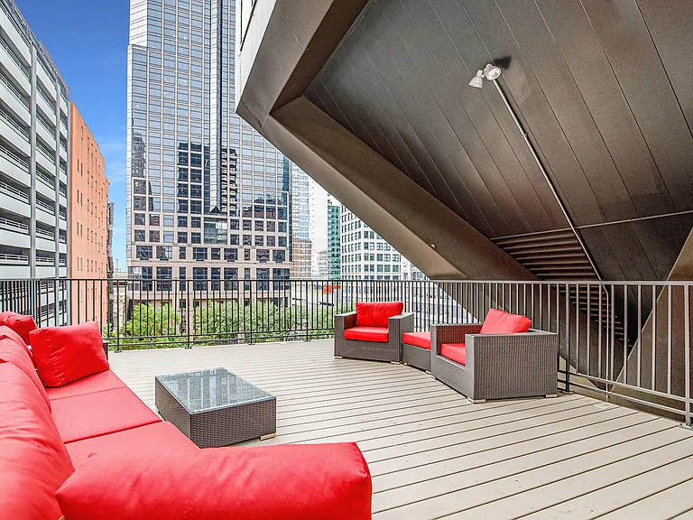 1101 Walnut St #1502 — Photo 31