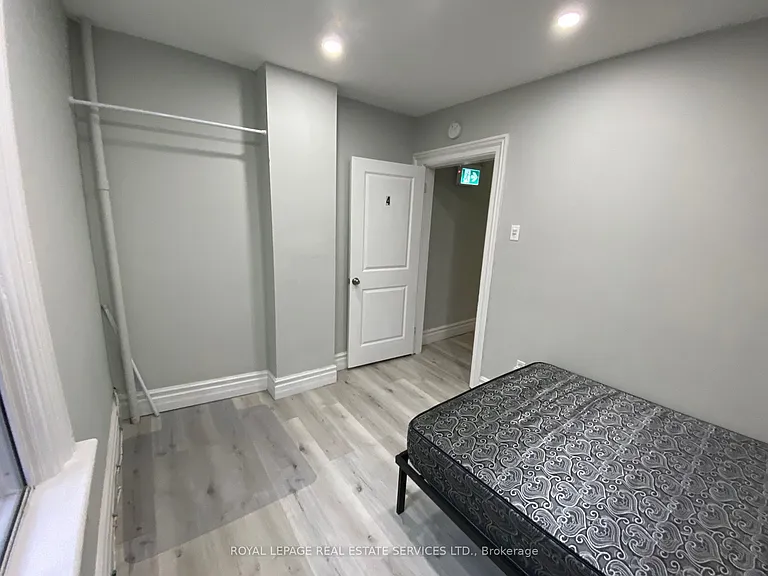 206 Carlton St #203 — Photo 8