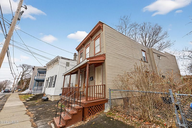 2nd image of 796 Livingston Avenue