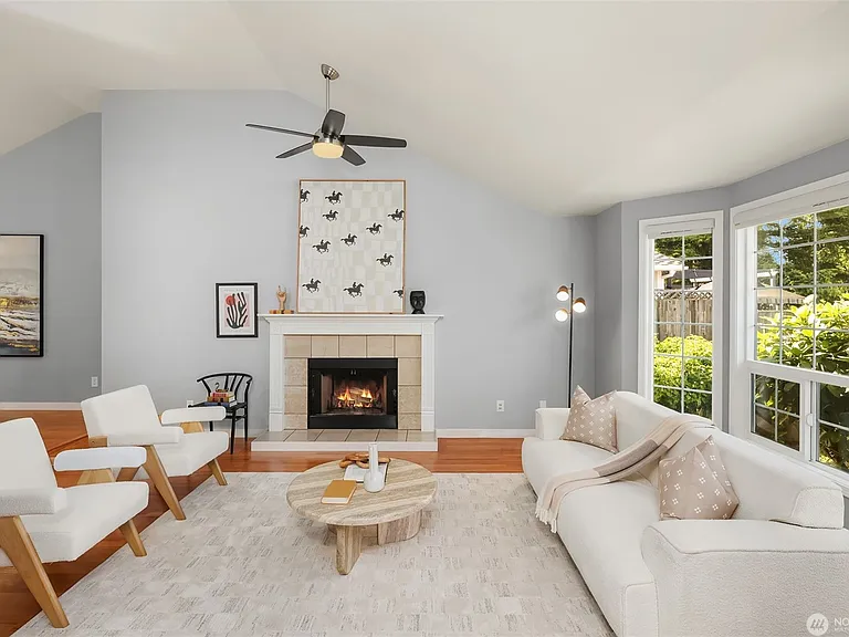 15917 SE Fairwood Blvd — Photo 2