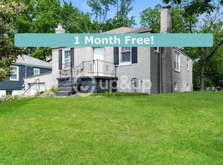 2978 Walton Rd, Saint Louis, MO 63114