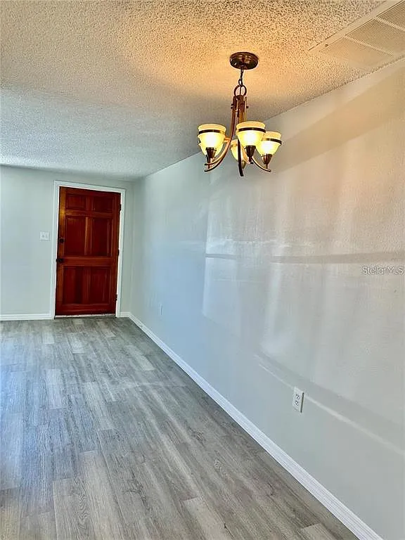 2 bed, 1.0 bath, 722 sqft, $1,400 — Photo 3