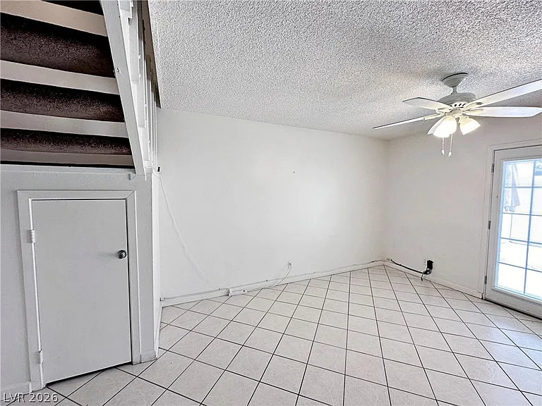 674 Rolling Green Dr #674 — Photo 7