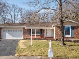 1912 Acropolis Dr, Fenton, MO 63026