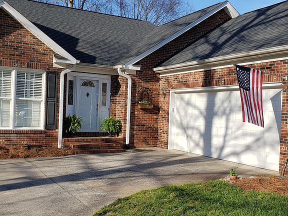 2nd image of 1474 White Hall Pl