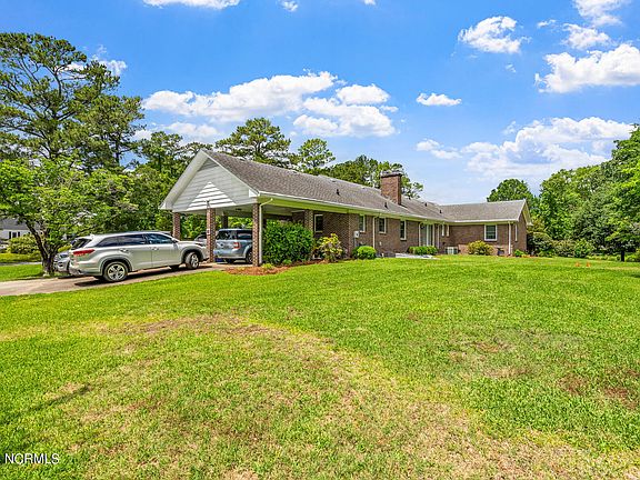 3rd image of 723 Gaston Drive