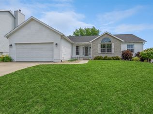 1875 Sugaridge Dr, Marion, IA 52302
