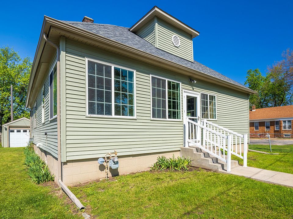 1st image of 204 Edward St