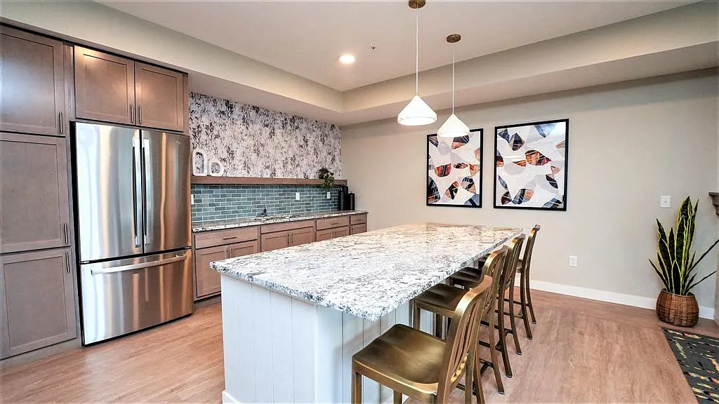 Cadence Apartments — Photo 4