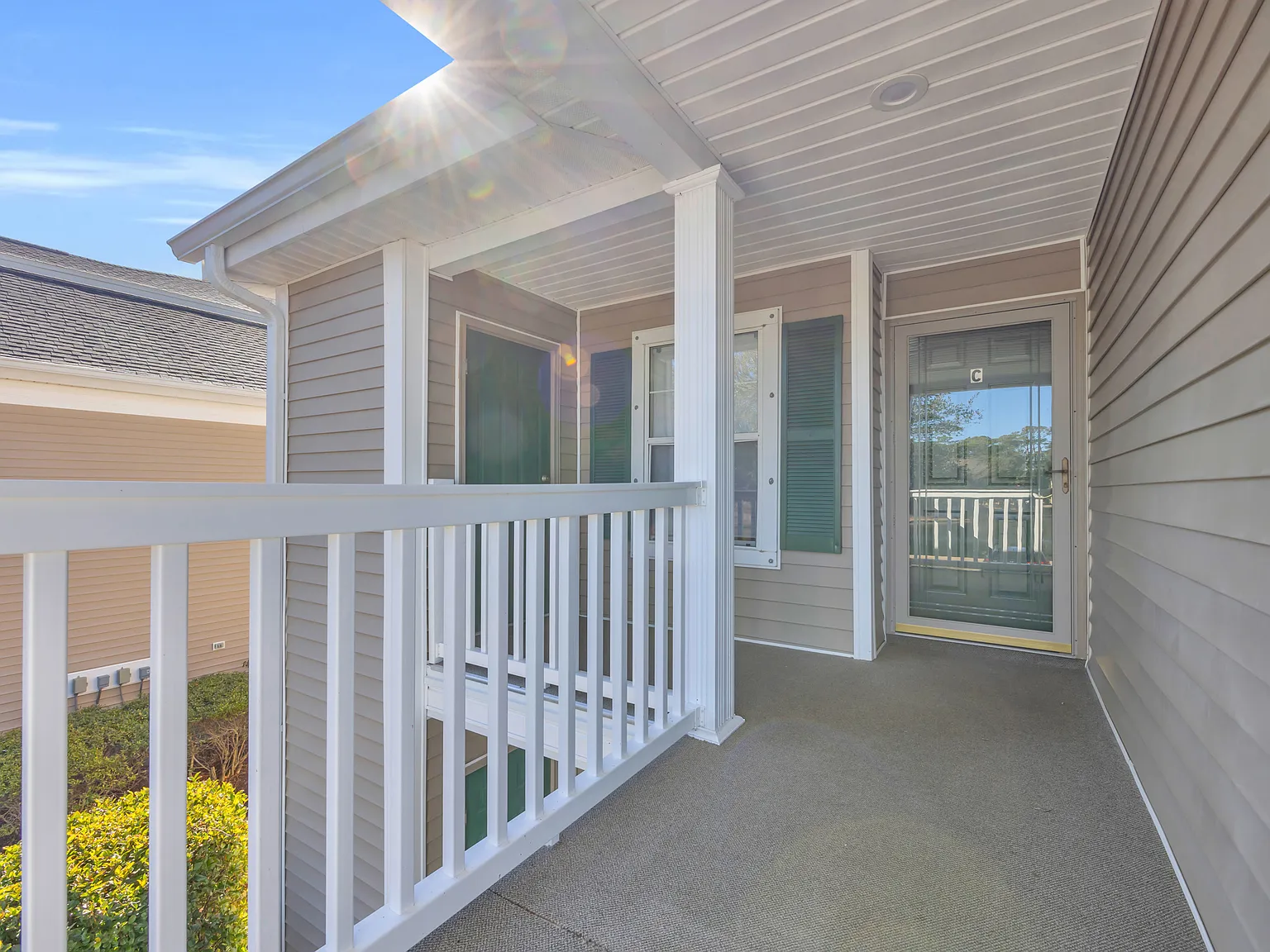 3 bed, 1350 sqft, $2,200 — Photo 3