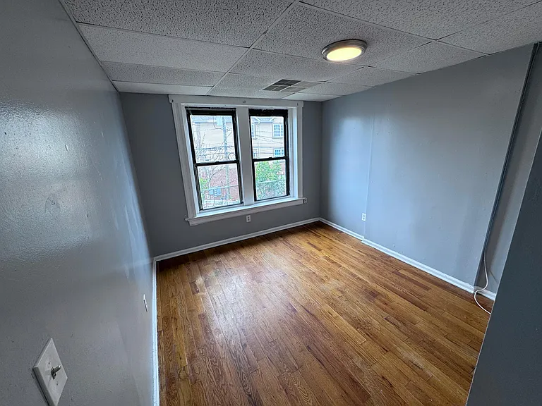 84 2nd St #G4 — Photo 5