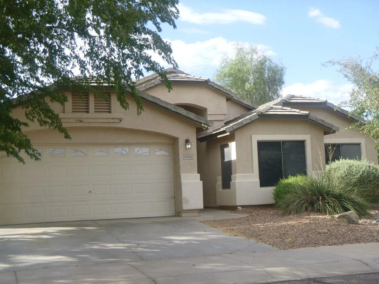 Great 3 bdrm-2bath home in Johnson Ranch — Photo 1