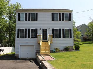 660 Ezra St, Bridgeport, CT 06606