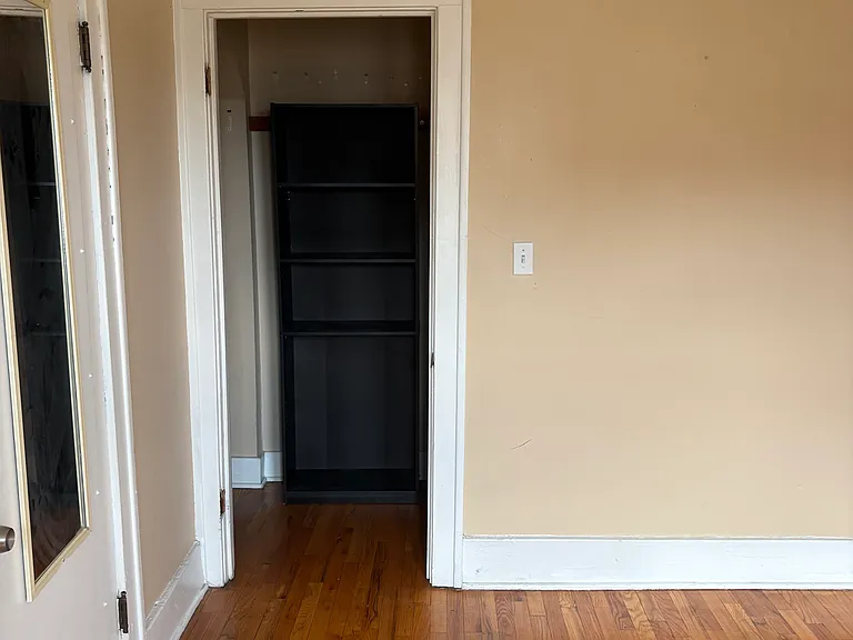 103 N Center St — Photo 2
