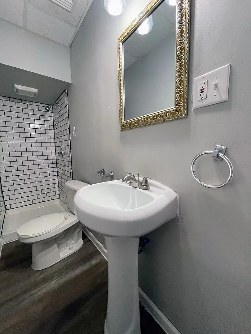 117 Crawford Avenue — Photo 1