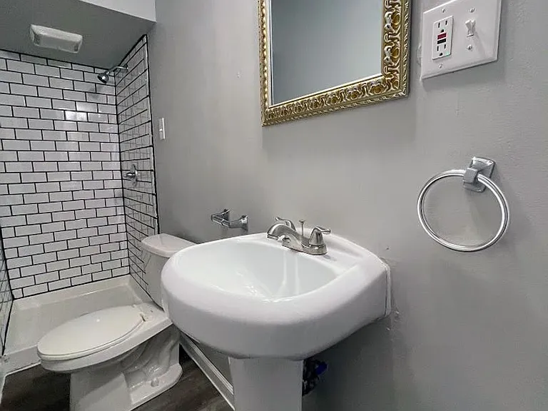 117 Crawford Avenue — Photo 1