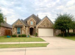 324 Spring Run Dr, Decatur, TX 76234