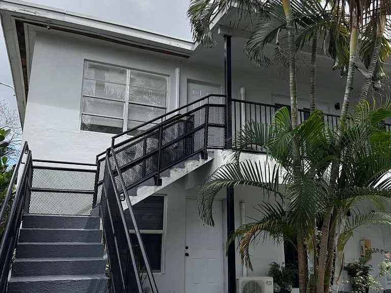 2770 SW 2nd St #C — Photo 11