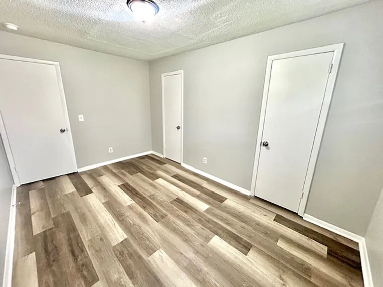 4523 Foster Ave SW — Photo 27