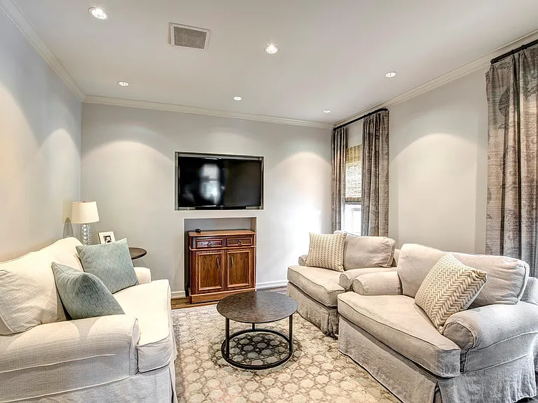 3440 Locke Ln — Photo 20