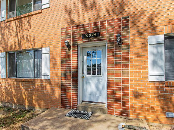 3rd image of 10944 Warwickhall Dr #2