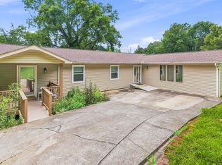 105 Trenton Dr, Oak Ridge, TN 37830