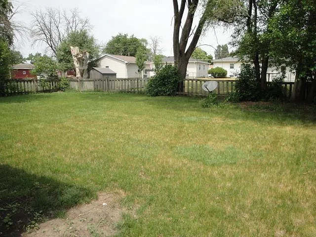 632 Lunar Ln — Photo 16