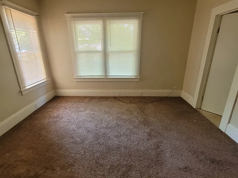 2843 Montgomery St — Photo 7