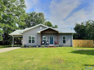7860 April Ln, Hokes Bluff, AL 35903