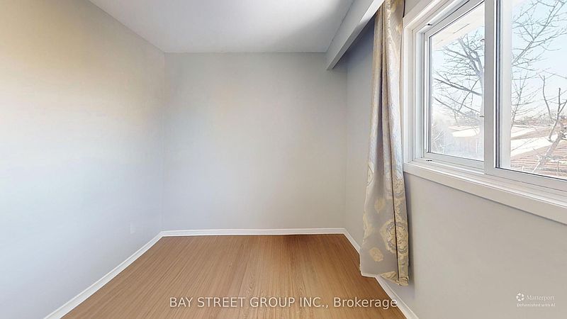 Toronto House for rent - 4 Bedrooms — photo 16