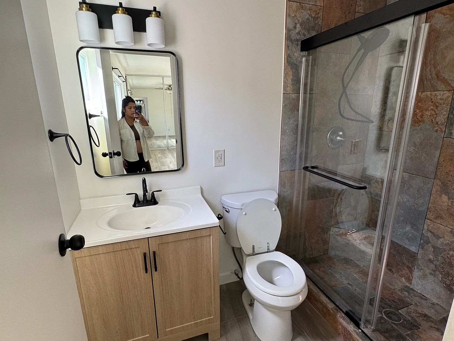 2 bed, 1018 sqft, $3,400 — Photo 4