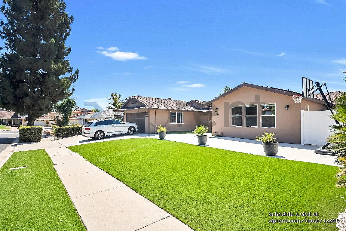 1 bed, 390 sqft, $2,000 — Photo 3