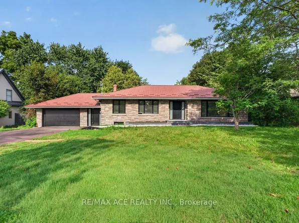 11 Faircroft Blvd, Toronto, ON M1M 2W9
