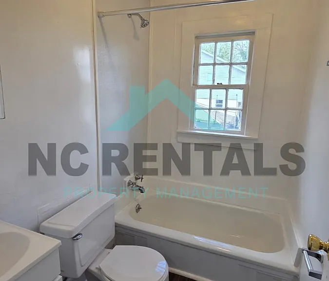1415 Underwood Ave — Photo 16