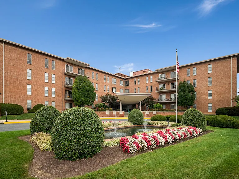 Brooklawn Apartments — Photo 13