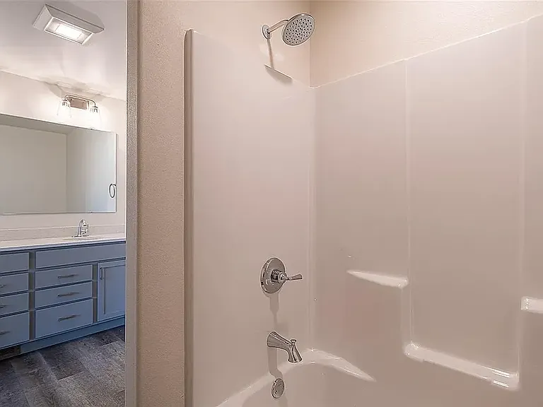 1175 Exchange St — Photo 5
