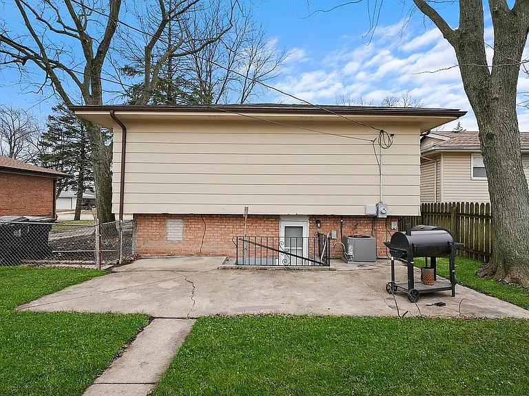 626 E 156th Pl — Photo 20