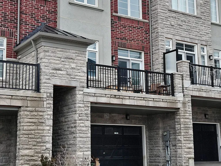 28 Island Green Ln — Photo 3