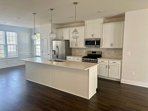 2nd image of 15269 Cartersville Ct