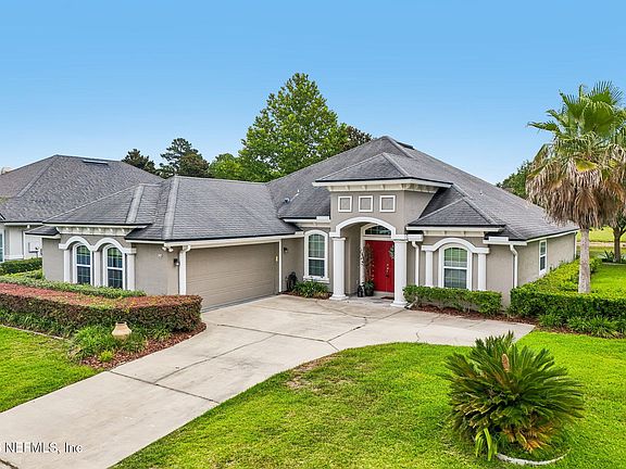 3rd image of 3585 OGLEBAY Drive