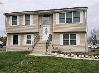 55 Breezy Lake Dr, Coventry, RI 02816